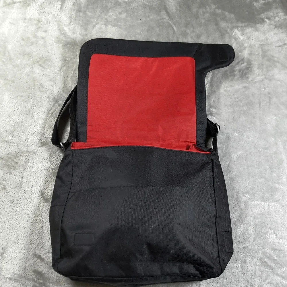 Tumi Messenger Bag Black T‎ Tech 5114D Nylon Crossbody Shoulder Messenger Laptop